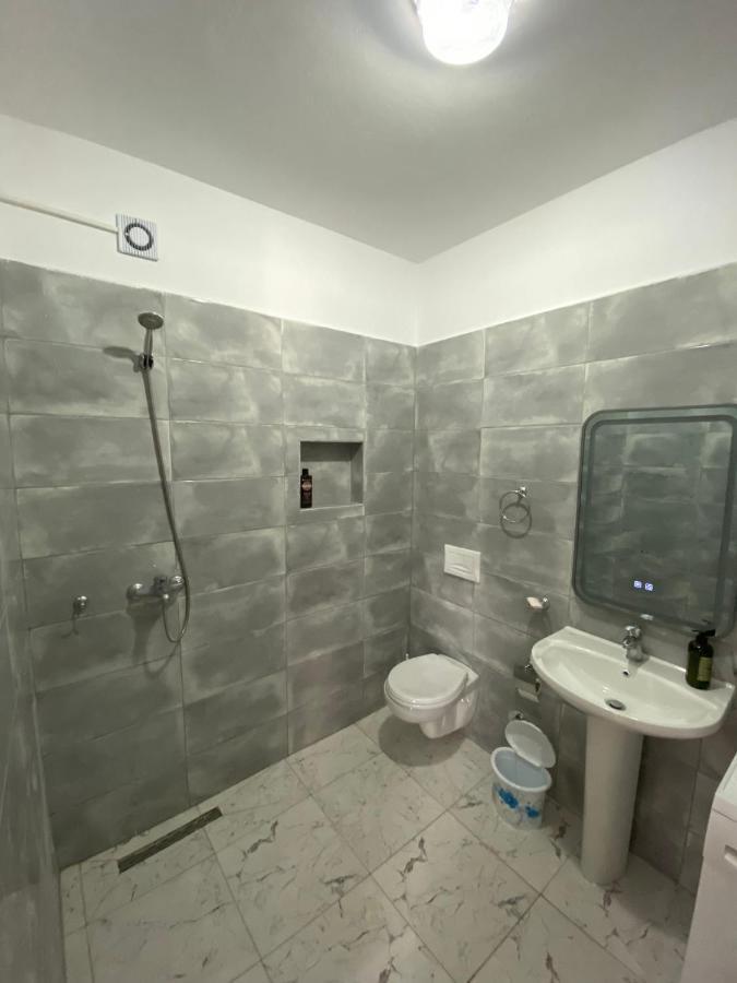 Eq Apartaments Tirana Exteriör bild